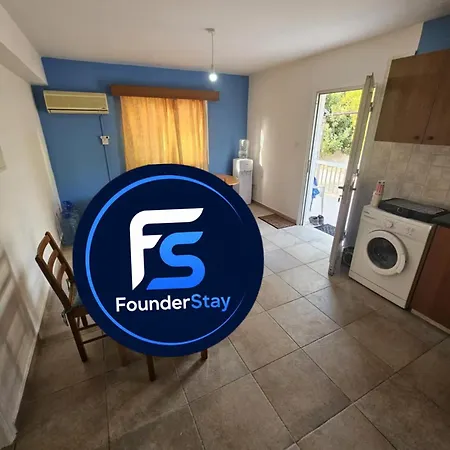 Founderstay Polis! Community & Workation Residence * Polis
